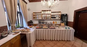 Hotel Salamander - Garni - Image 5