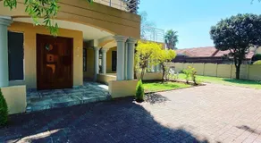 Selina Airport Lodge #Emzini - Image 4