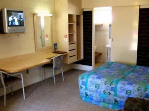 Inland Oasis Motel - Image 2