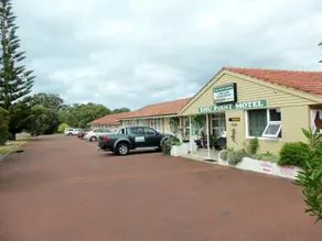 Emu Point Motel - Image 3