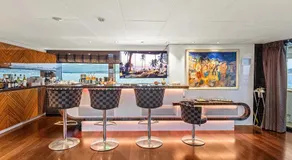 Trackside superyacht VIP Cabin - TIAMAT - Image 5
