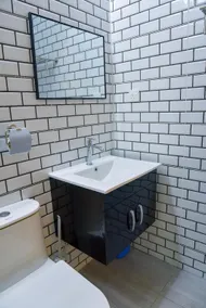 Yellow Cube at Lumut Cube Homestay Kontena - Image 2