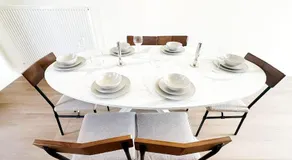Stylish 2 Apts, 15-Min Walk to City Center - Image 3