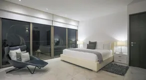 Luxury 3BR Apt, WiFi 1Gb, Laundry, Pools, Gym - Image 2