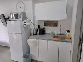 Studio in Modi'in Center, hosted by Abraham & Mika - Image 3