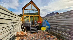 Family Apart House - Image 4
