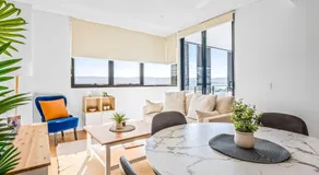 Bright & Breezy Lakeview Retreat in Shellharbour - Image 4