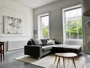 Grand & Graceful One Bed Flat in Clifton Village - Image 2