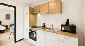 CROWN LIVING Basic Studios - Self Check-In - Free Parking - Highspeed WiFi - Ideal for Holiday and Work Stays - Image 2