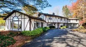 ABC Stay - Connecticut Four Bedroom Home - Image 4