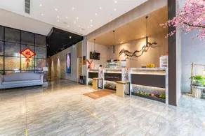 Qingdao Elegance Hotel - Image 3
