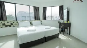 Grand Bagan Hotel - Image 2