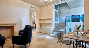 La Villa - Image 2