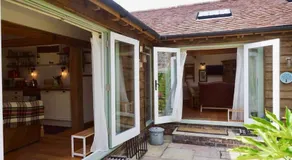 Nest Holiday Hideaway Wren Cottage-Beautiful Location in the Long Mynd Area of Outstanding Natural Beauty- WHIRLPOOL JACUZZI BATH! - Image 3