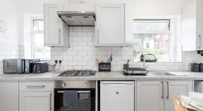 Stylish Studio Apt in Leeds - Image 4