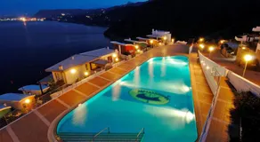 Spacious Mint Luxury Villa access to Private Beach - Image 4