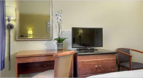 The Monarch Hotel - Image 2
