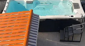 Piscine Jacuzzi Privée Chauffée, Terrasse et Garage à Nice - Image 5