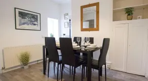 City Centre 4 Bedroom House - Image 4