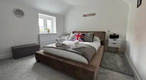Modern 3 Bed House with Parking in Rothley - Image 2