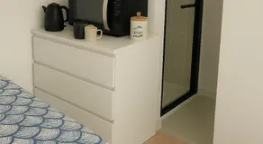 Chambre privée 350 m de la mer et proche et gr34 avec coin repas et micro onde - Image 4