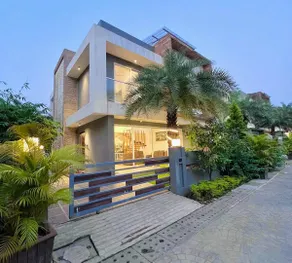 Scarlet 3BHK with Pvt Pool by Stellar Stays - Image 4