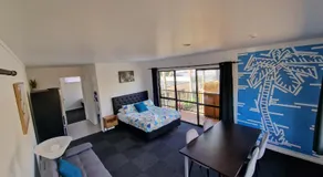 Palm Tree Apartments & backpackers - Image 2