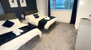Solihull 5 Bed Home near NEC/Bham airport/JLR/HS2 - Image 2