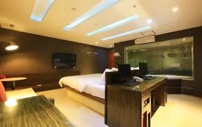 Nice Hotel - Image 2