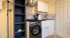 Oleon Apartments - Colchester - Image 3