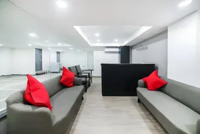 Townhouse Shahdara Near Yamuna Sports Complex Formerly Hotel Ipotel - Image 5