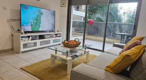 Lovely and Bright Apart, 2 Bed, 2 Bath, sleeps 5, - Image 2