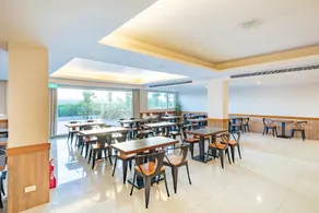 Lovestar Lakeside Hotel - Starlight Building - Image 5