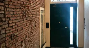 Lovely DownTown Top Location Apt with Free Private Parking Included! - Image 2