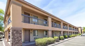 Tolleson Studio Home with Pool Access - Image 3