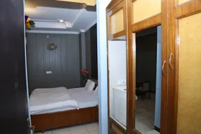 Ramneek Hotel - Image 5