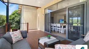Superior Poolside Retreat Resort - Image 5