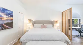 3-Bedroom Villa w Private Heated Screened Pool - Image 2