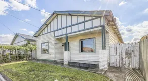 Spacious Urban Delight in Coburg - Image 5