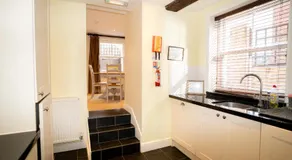 The Bakehouse - central townhouse sleeps 8 people - Image 5