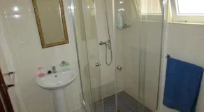 Rooming house - Image 2