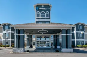 Clarion Pointe Indianapolis Airport - Image 3