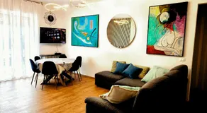 Appartamento "Laghetto 1" con tre camere e bagni privati cucina in condivisione - Image 3