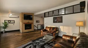 Serene Family Home Sleeps 16! - Image 2