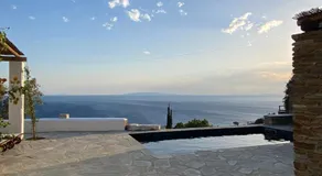 Villa AVRA, a serene Cycladic villa with private pool overlooking the Aegean Sea - Image 4