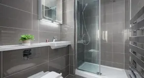 Camden Central Serviced Apartment - Image 5