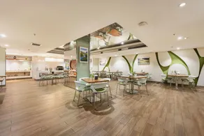 Pesht Hotel - Image 2