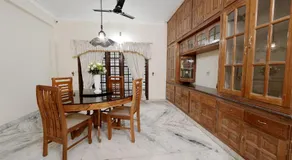 Metropolitan Serviced Villa - Image 4