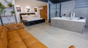 Lago Suites Hotel - Image 3