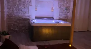Suite de caractère avec Jacuzzi - Image 5